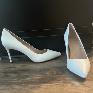 White Banana Republic Pumps